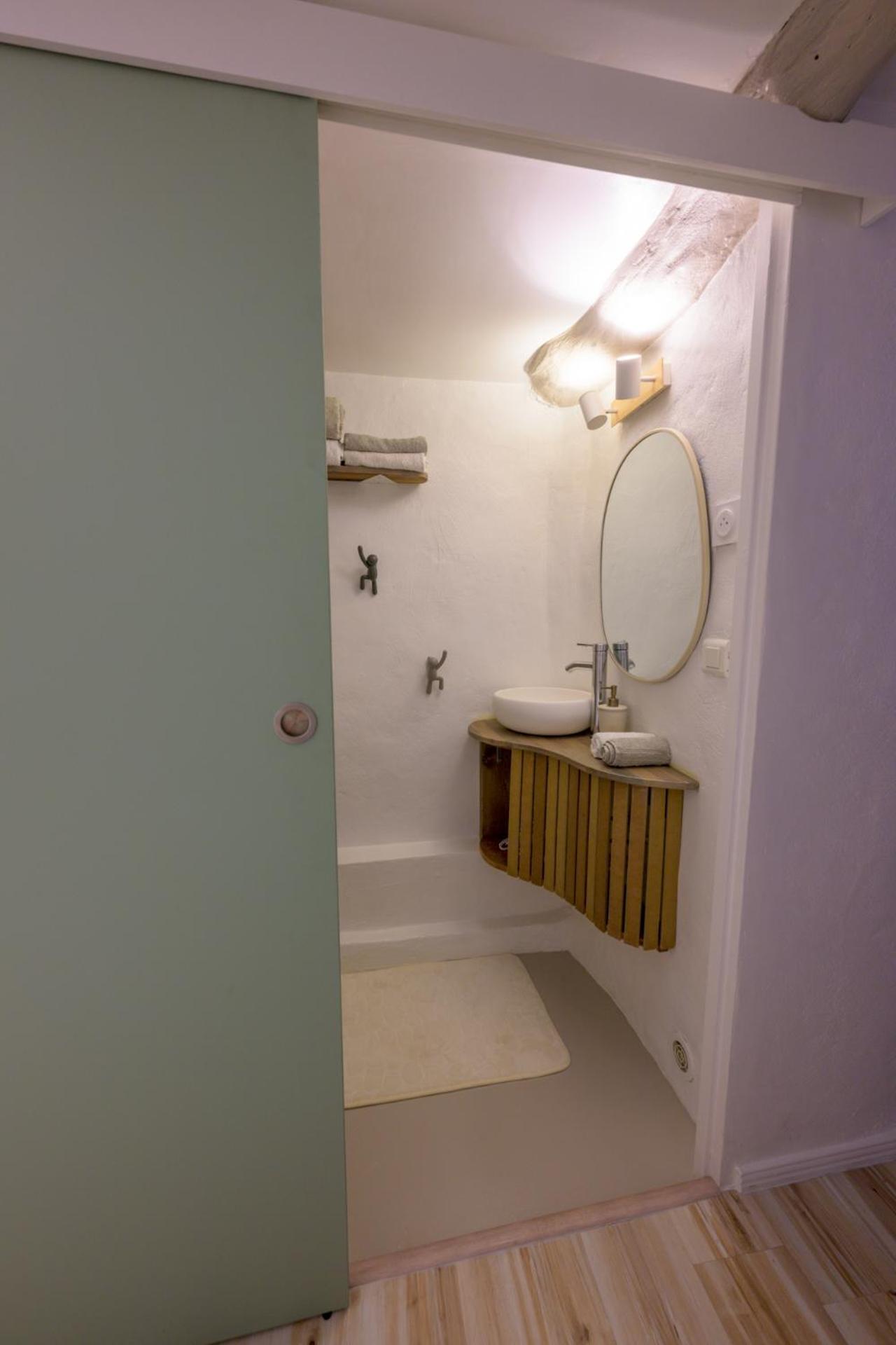 Cosy Flat In The Heart Of Valbonne Village Bagian luar foto